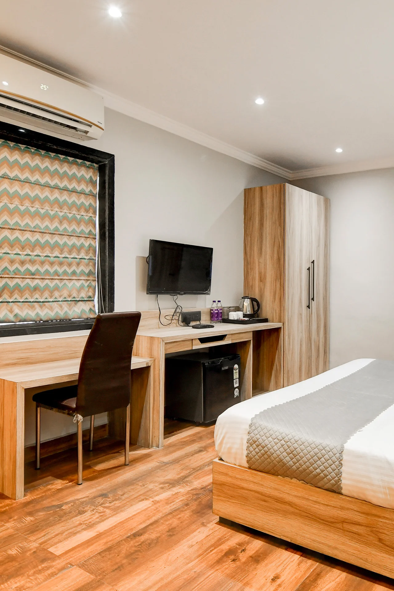 Single Room at Hotel Seventy Seven near Kolkata Dum Dum